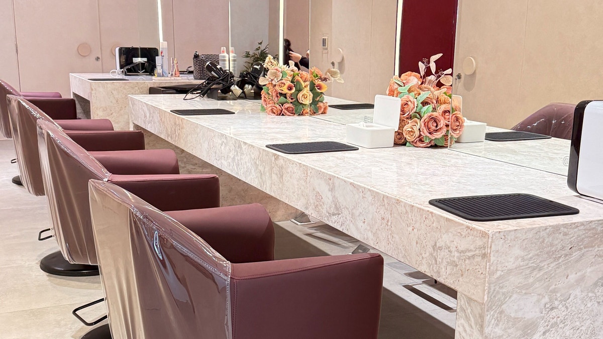 Etoile styling stations